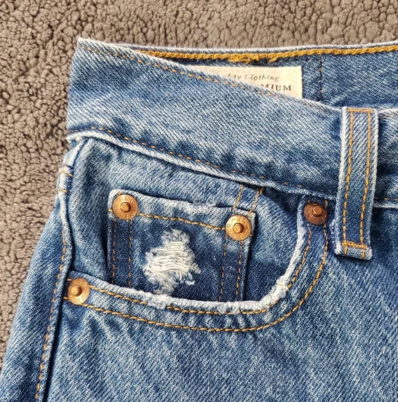 Levi's® Premium Wedgie Icon Fit Ankle Women's Jeans - Picture 4 of 15